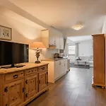 Отель Hotel Central 4*