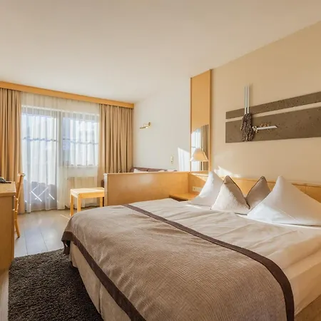 Hotel Central Seefeld in Tirol