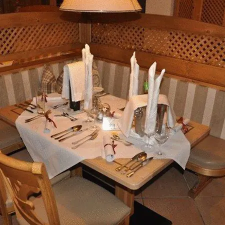 Hotel Central 4* Ζέεφελντ