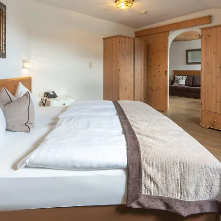 Hotel Central 4* Ζέεφελντ