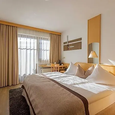 Hotel Central Hotel 4*