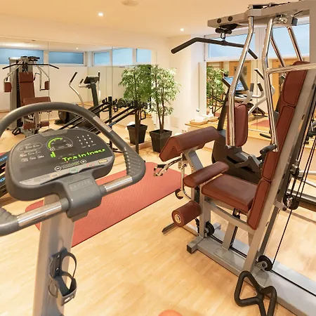 Hotel Central 4* Ζέεφελντ