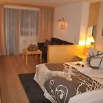 Готель Hotel Central 4*