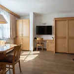 Готель Hotel Central 4*