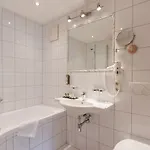 Готель Hotel Central 4*